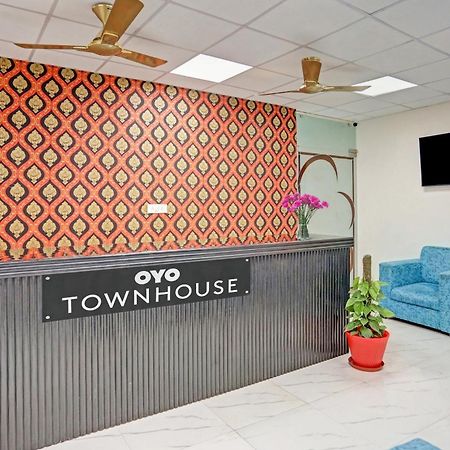 Hotel O Heritage Inn Noida Esterno foto
