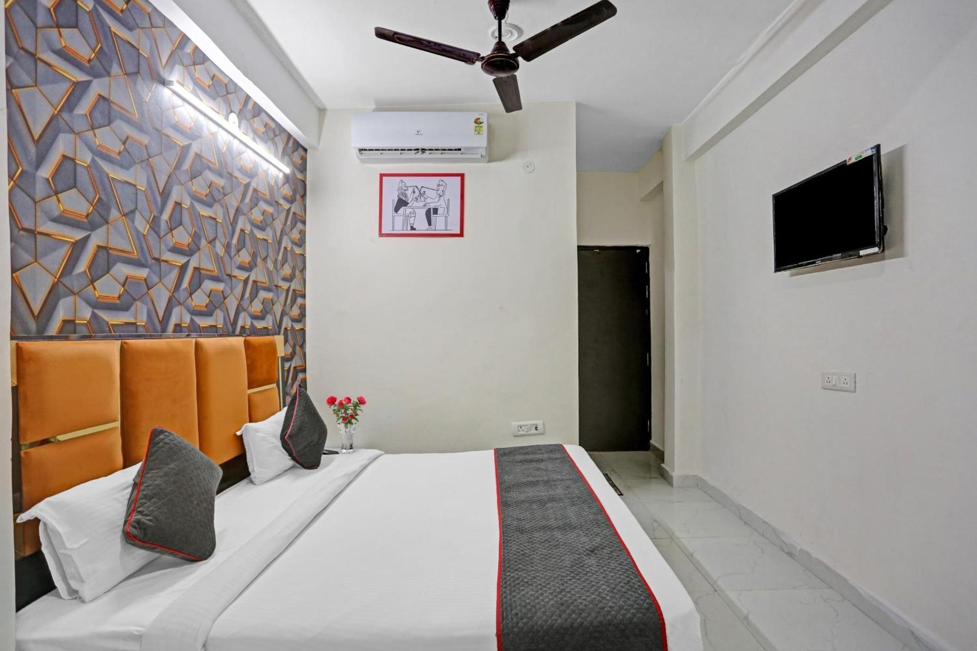 Hotel O Heritage Inn Noida Esterno foto