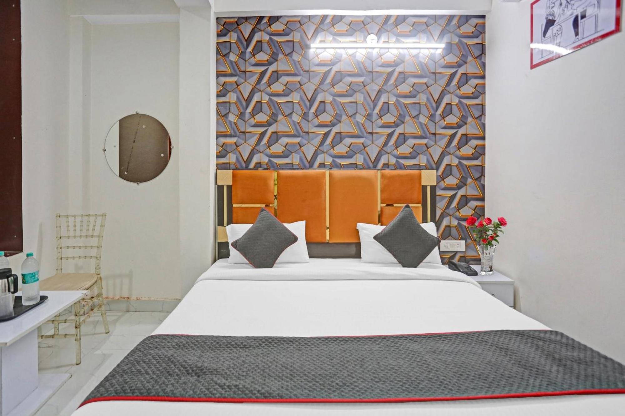 Hotel O Heritage Inn Noida Esterno foto